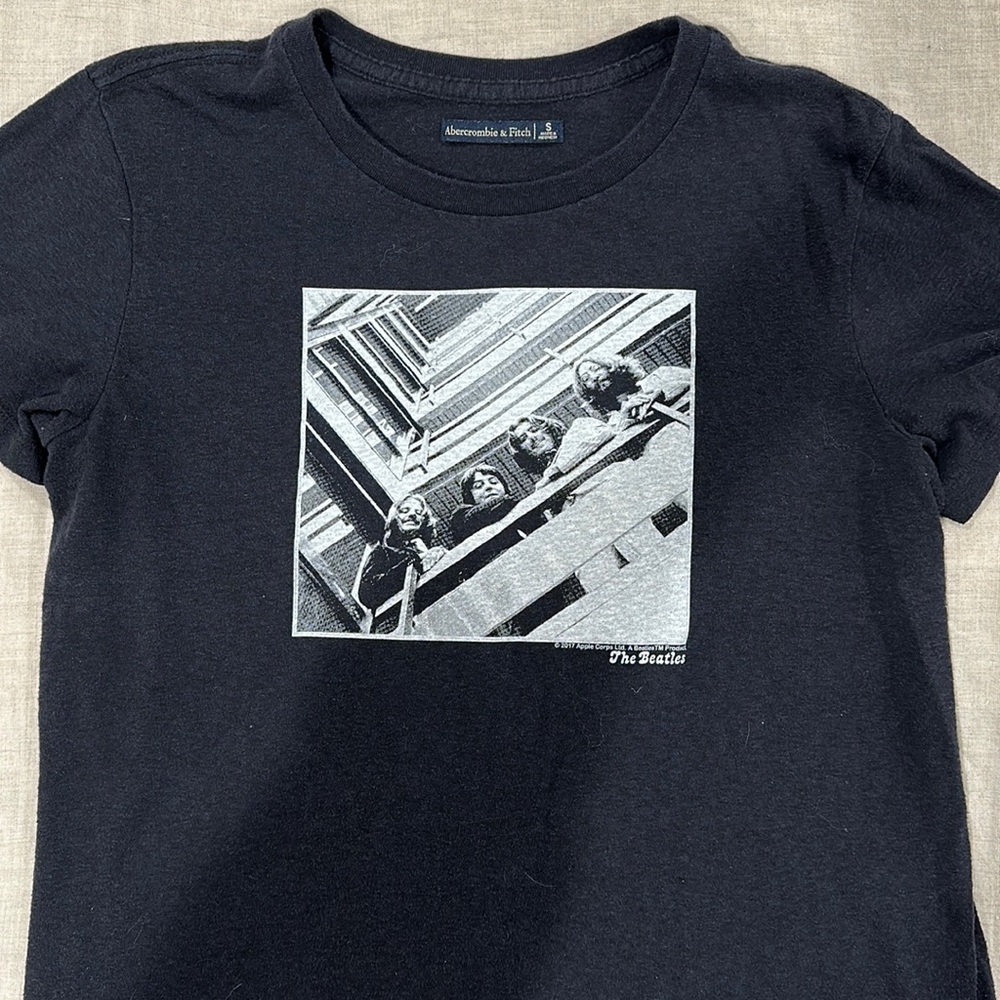 Abercrombie Women’s Tee shirt size small with the Beatles screen print